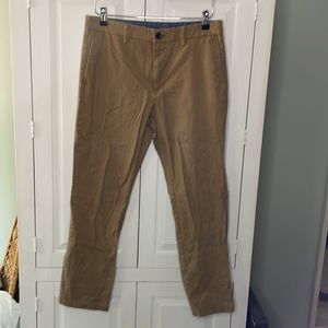 Old Navy Ultimate Slim Built-in Flex Khaki Pants 32x30